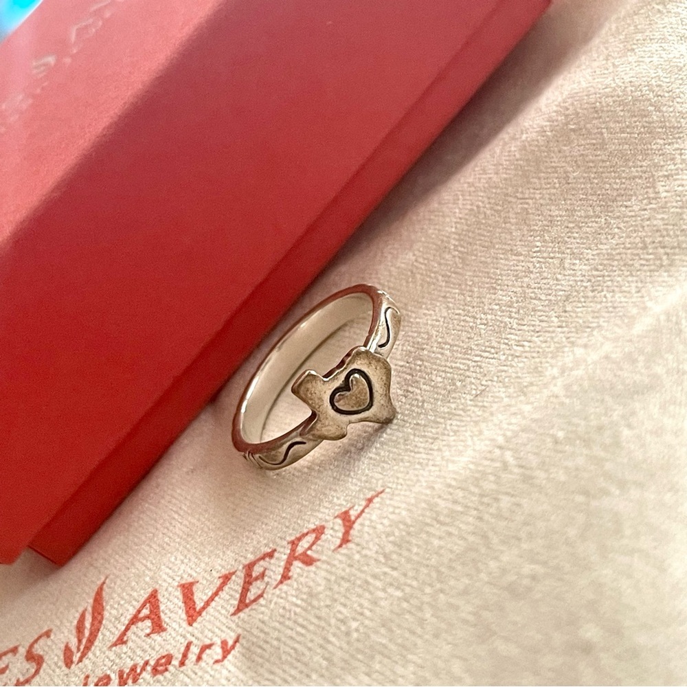 Retired James Avery Ring